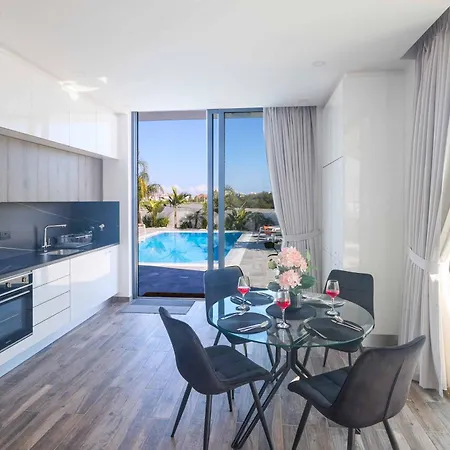 Almaria Alm28 프로타라스